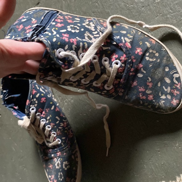 Blue floral zip and lace up - Picture 2 of 5